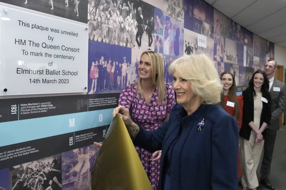 The Queen Consort unveils a plaque at Elmhurst Ballet School