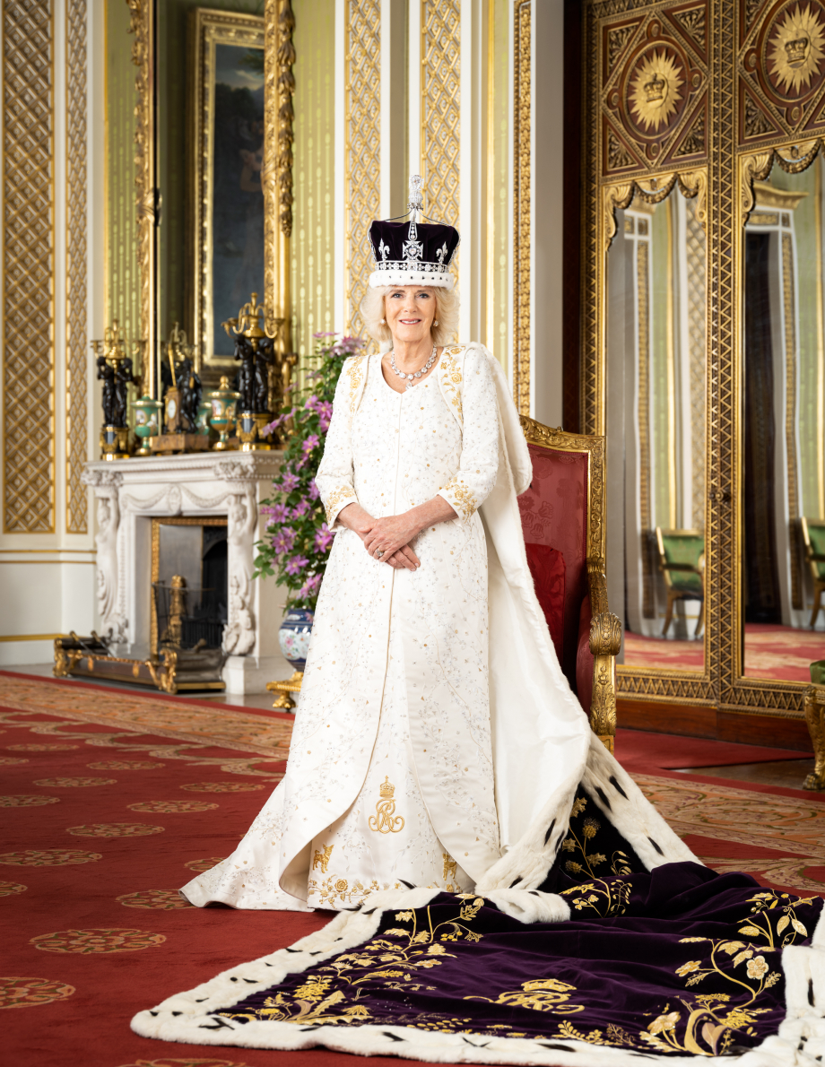 Official Coronation portrait of Her Majesty The Queen