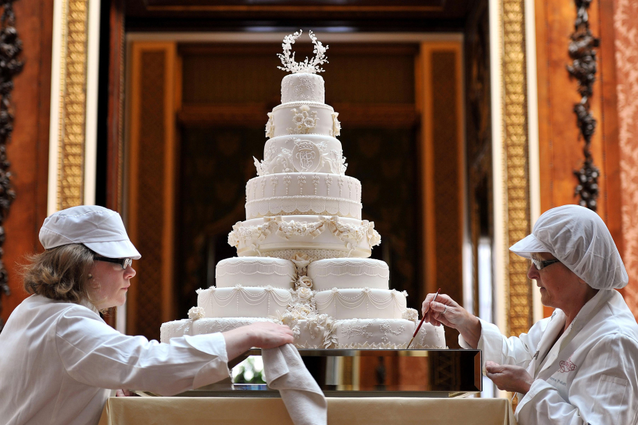 prince-william-and-catherine-middleton-wedding-cake