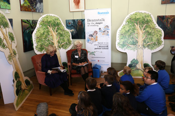 The Duchess reads to children at the Wells Festival of Literature