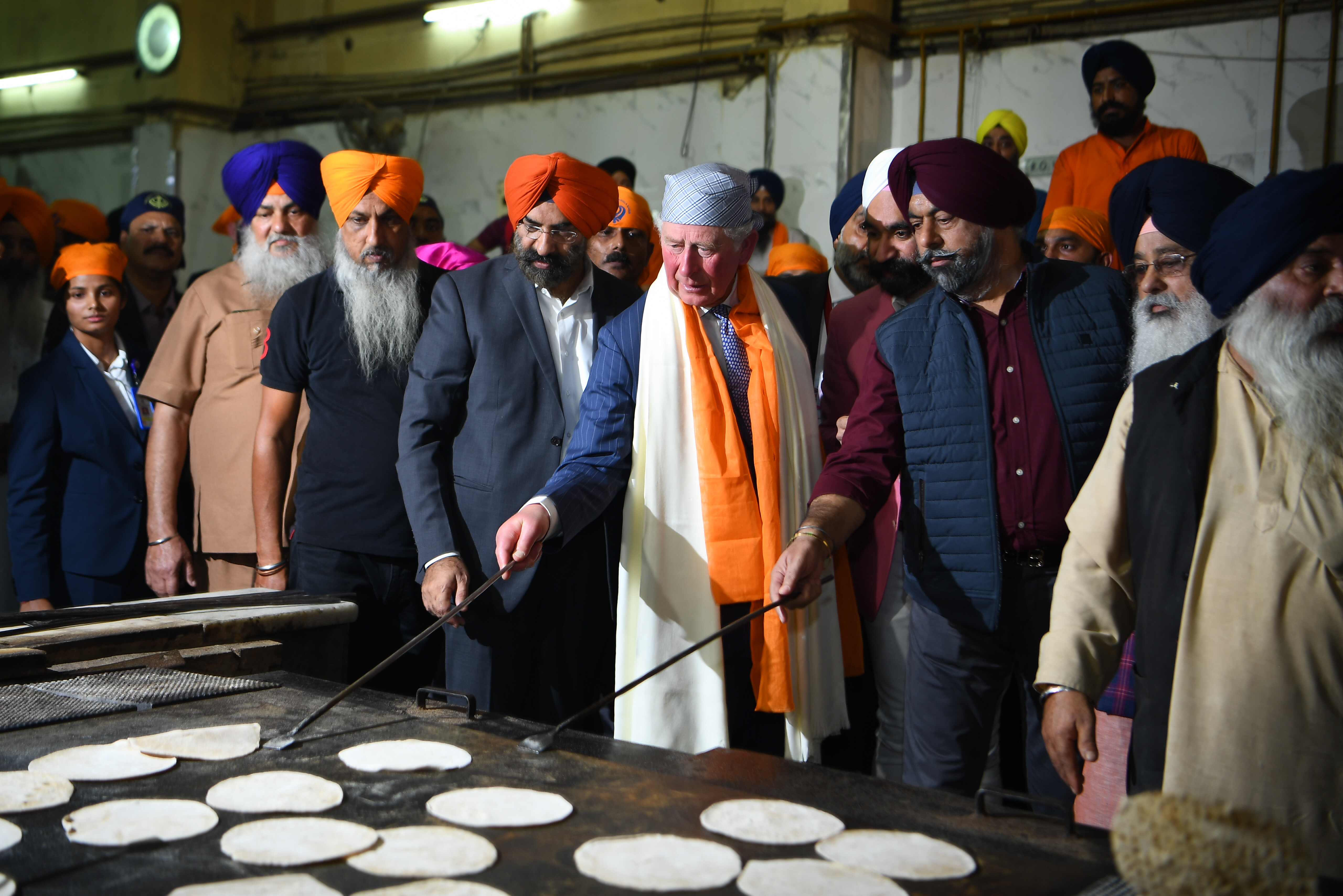 The Prince of Wales visits the Bangla Sahib Gurdwara, New Delhi 