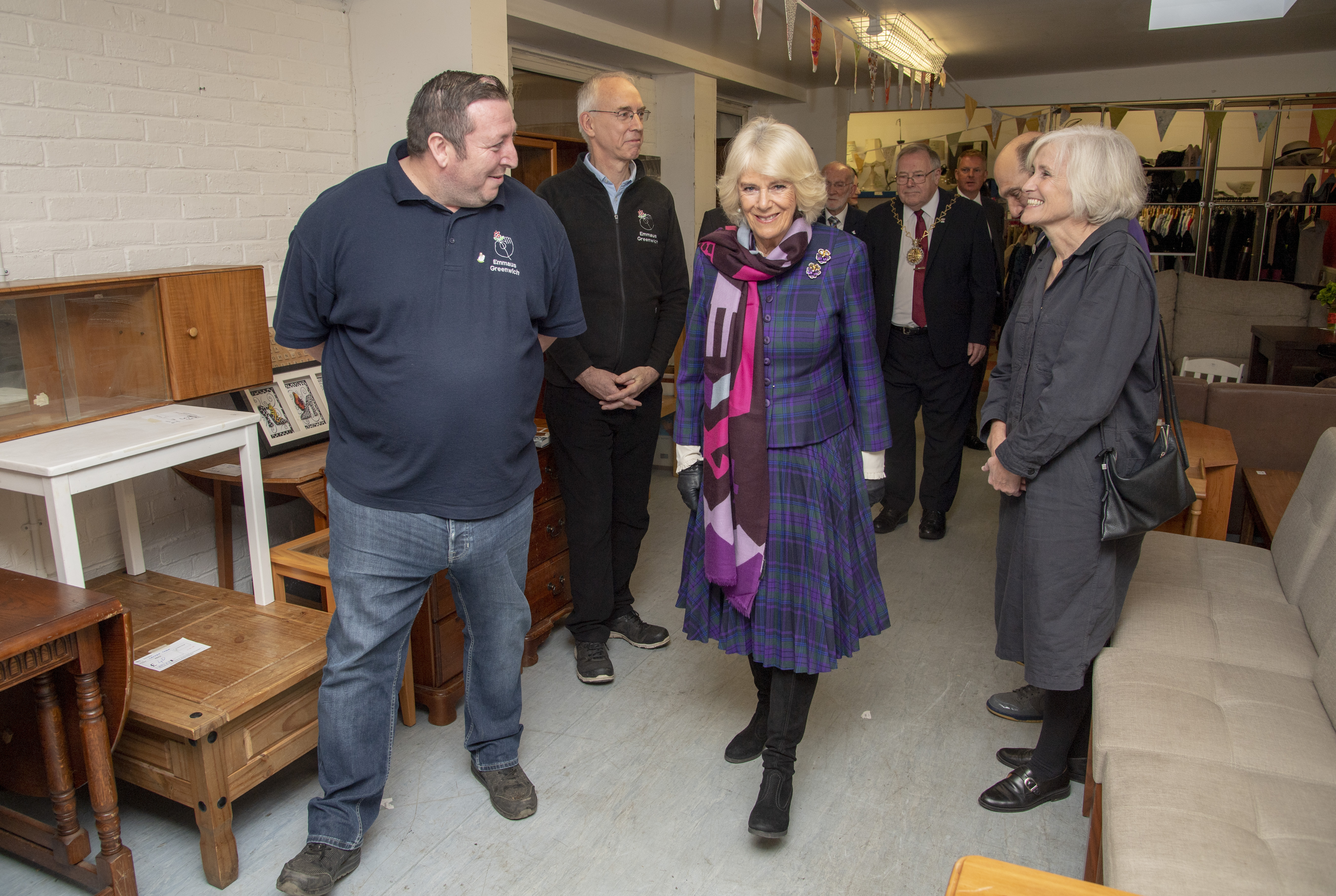 The Duchess looking around the Emmaus Greenwich shop 