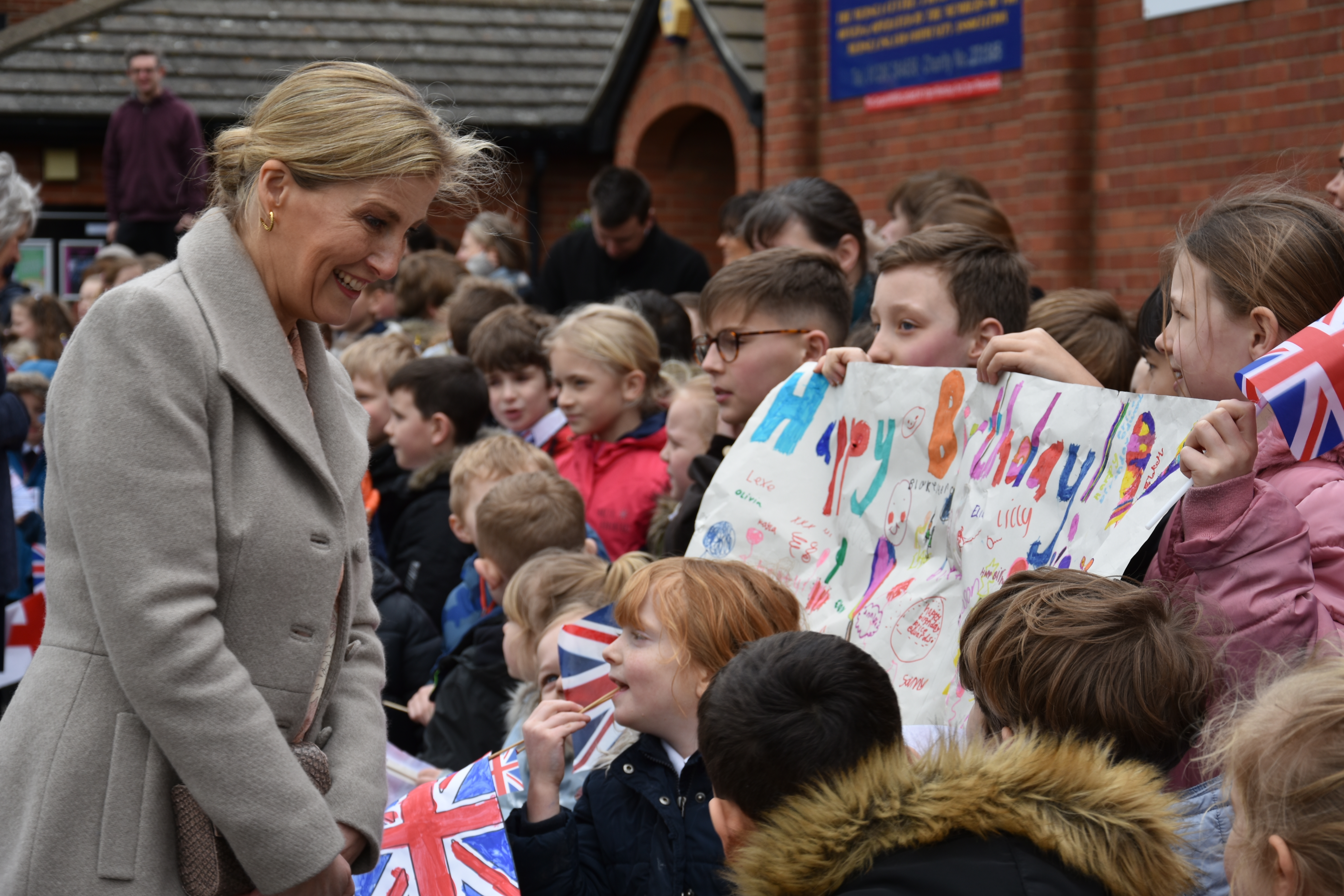 The Countess of Wessex meets children from Mersea Island Primary School
