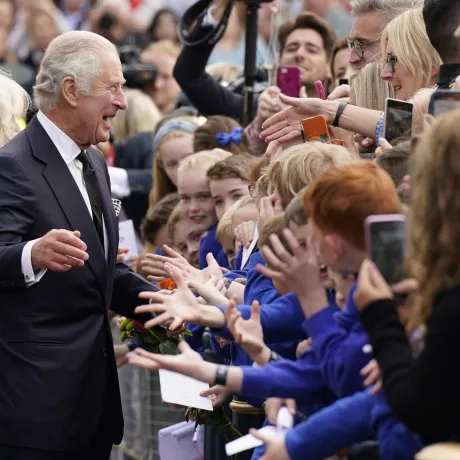 The King meets crowds