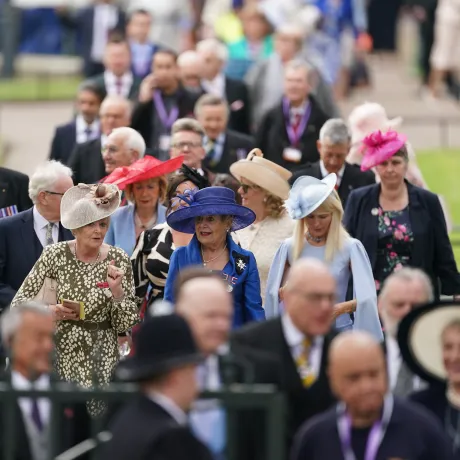 Guest arriving at Westminster Abbey