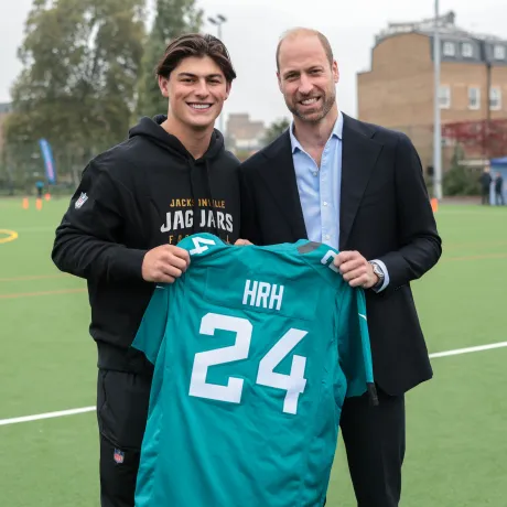 Prince William with Jacksonvilla Jaguars player Louis Rees-Zammit