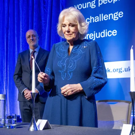 The Queen lights a candle to mark Holocaust Memorial Day