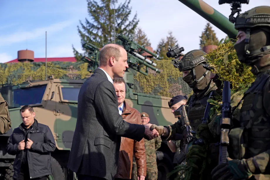 The Prince of Wales meets Polish troops