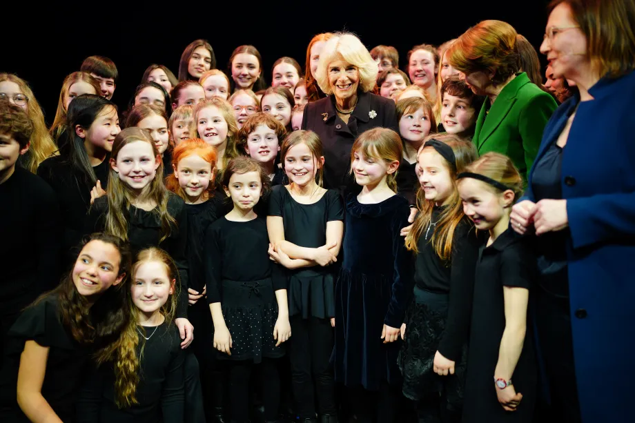 The Queen Consort visits the Komishe Oper 