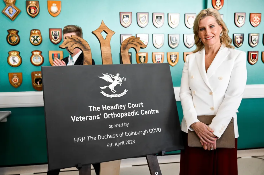 The Duchess of Edinburgh next to the plaque she unveiled
