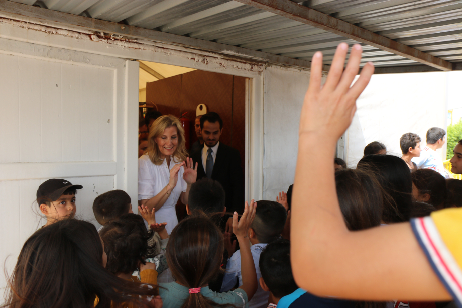 The Duchess meets children in Qadia Camp in Duhok