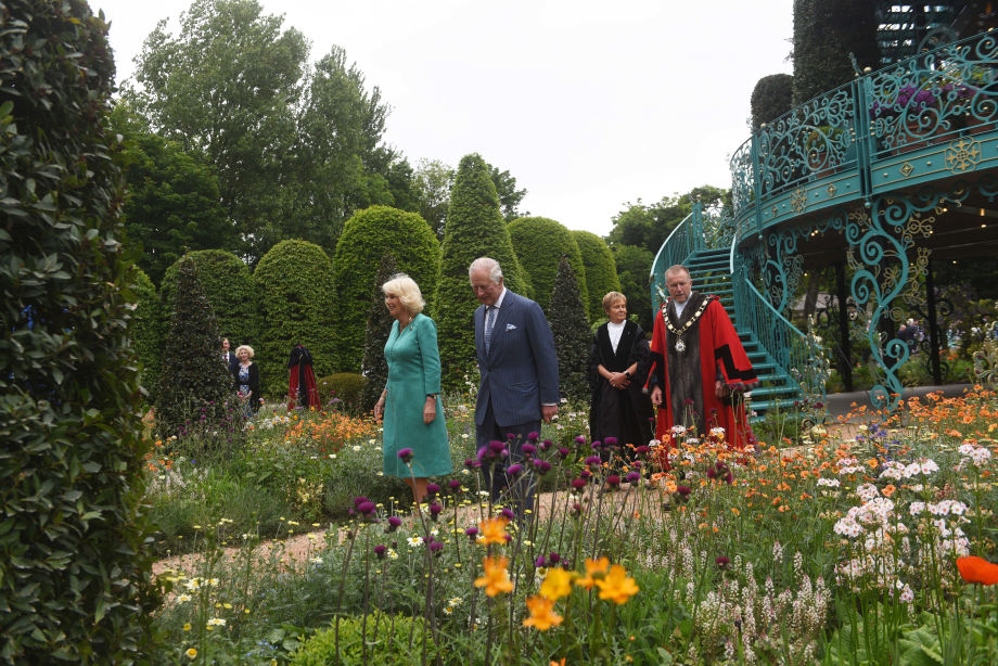 The King and Queen at the Coronation Garden