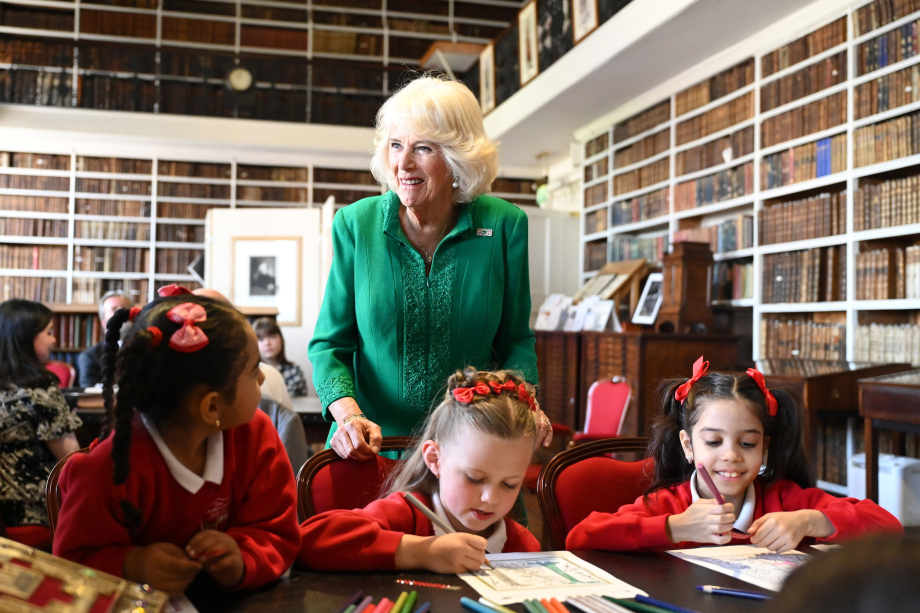 The Queen visits Robinson Library in Armagh