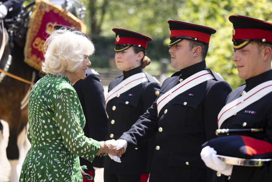 The Queen officially names the new Household Cavalry Drum Horse