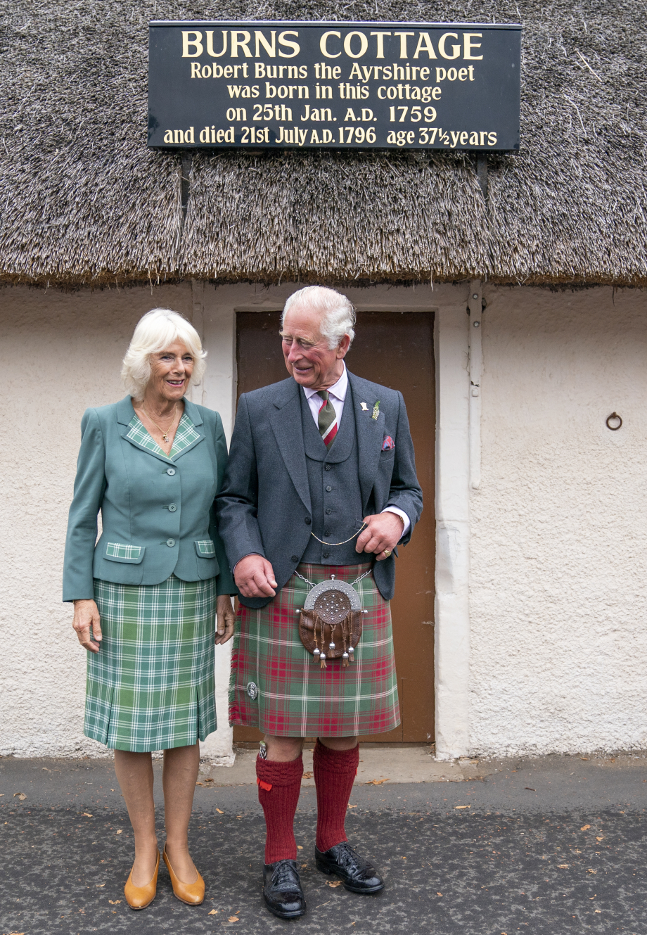 The King and Queen at Burns Cottage