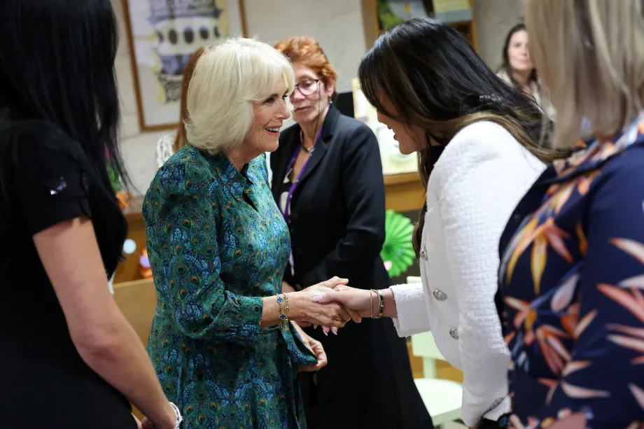 The Queen visits Calan
