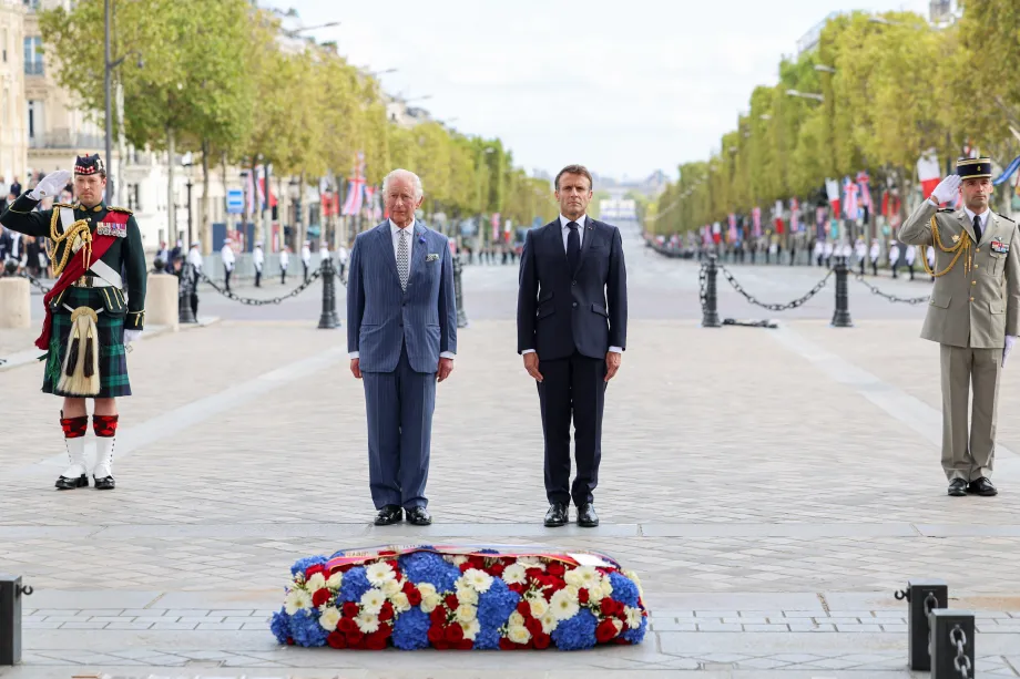 Wreath-laying