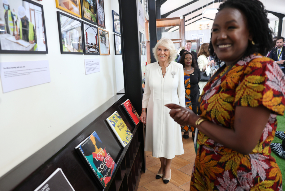 The Queen at Eastlands Library