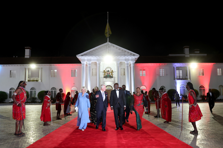 The King and Queen arrive at the State Banquet in Kenya