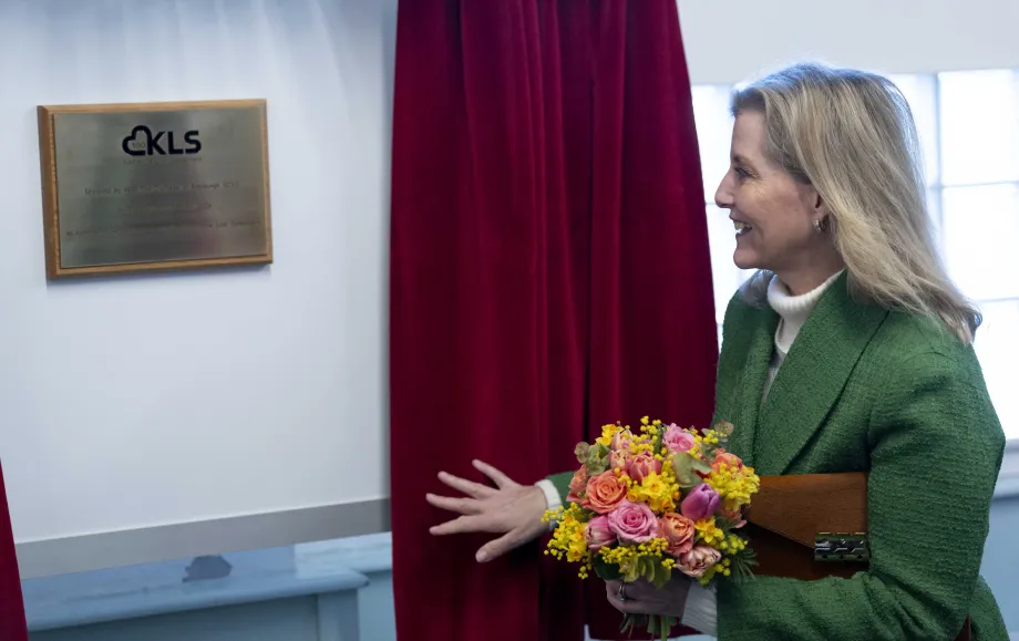 The Duchess of Edinburgh visits the Katherine Low Settlement