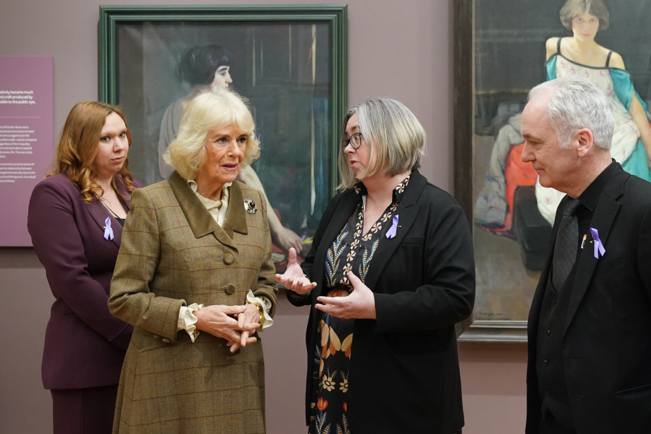 The Queen visits Aberdeen Art Gallery