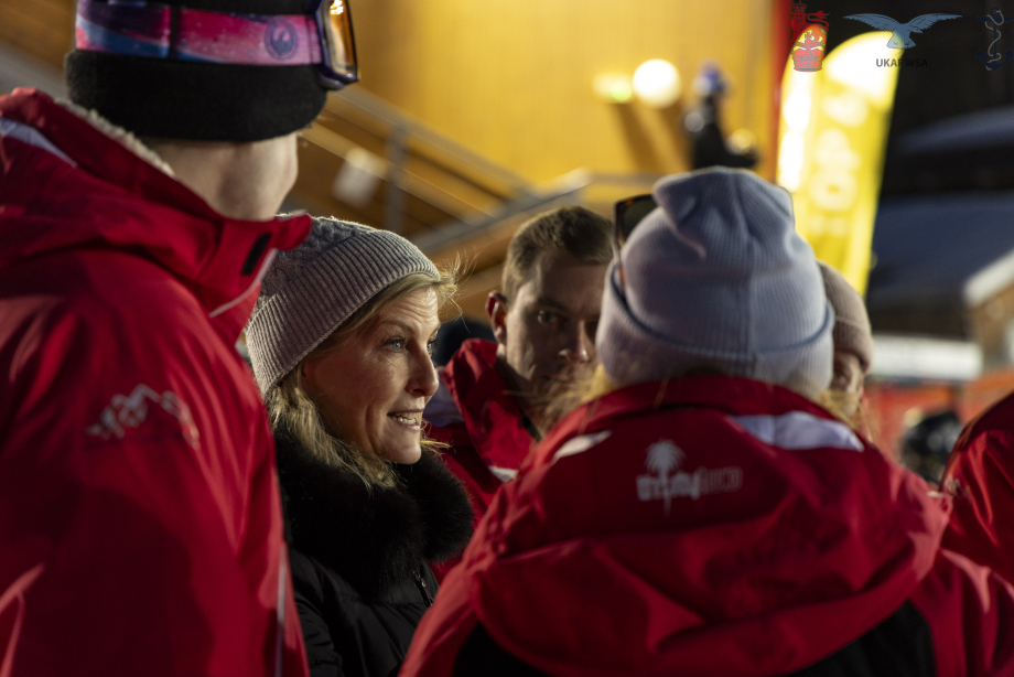 HRH mingling with competitors at the Flood Lit Parallel Slalom event at ISSSC24.jpg