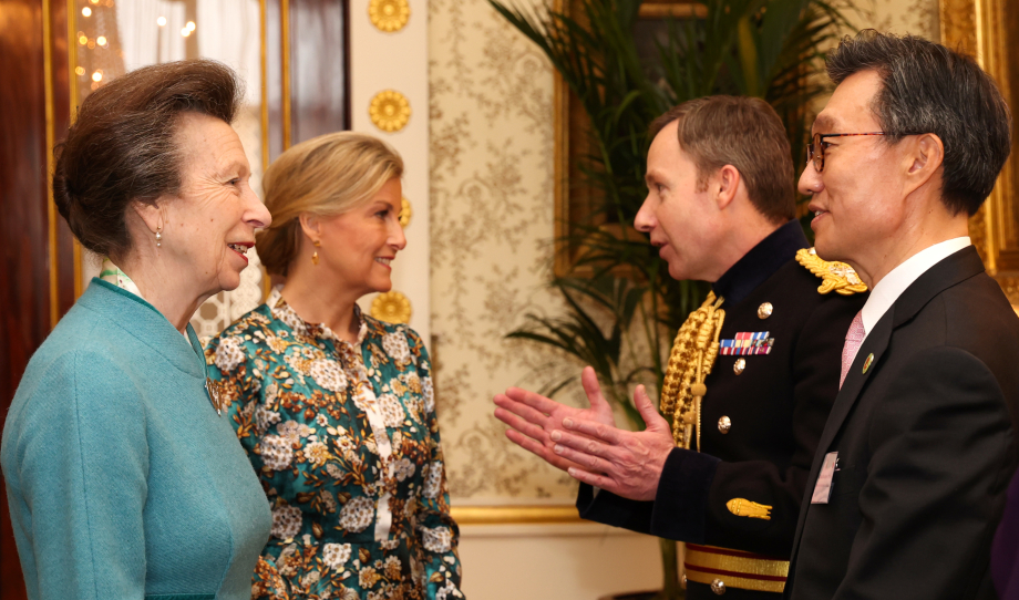 The Princess Royal and The Duchess of Edinburgh meeting with Ambassador of the Republic of Korea to the UK and Major General Eldon Millar.