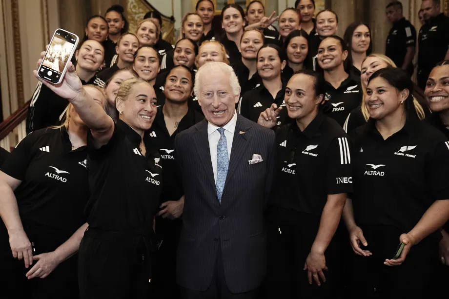 The King takes a selfie with the Black Ferns
