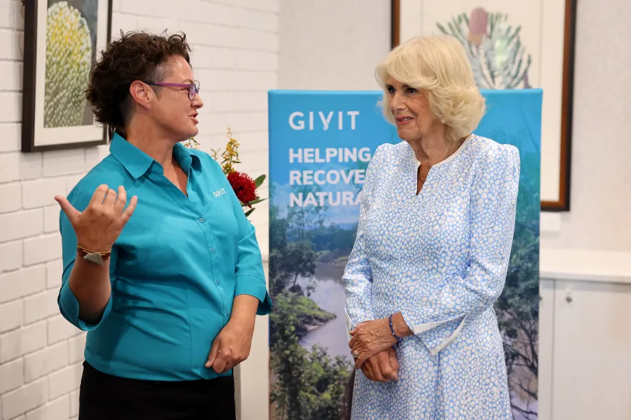 The Queen meets GIVIT volunteers