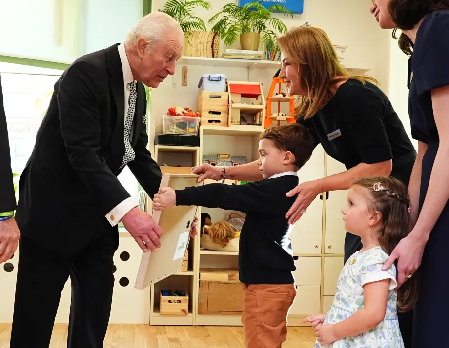 The King meets families at the JCC