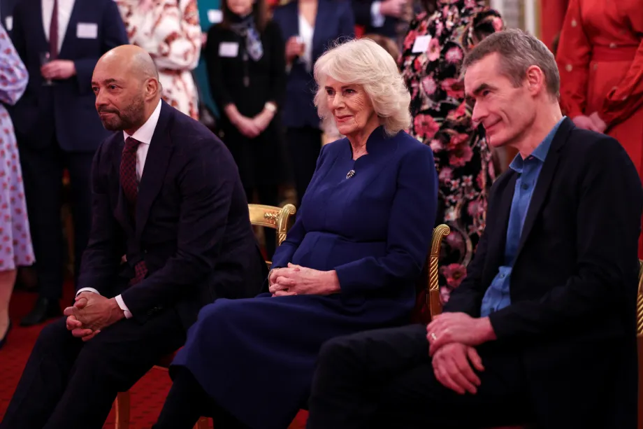 The Queen celebrates the National Theatre