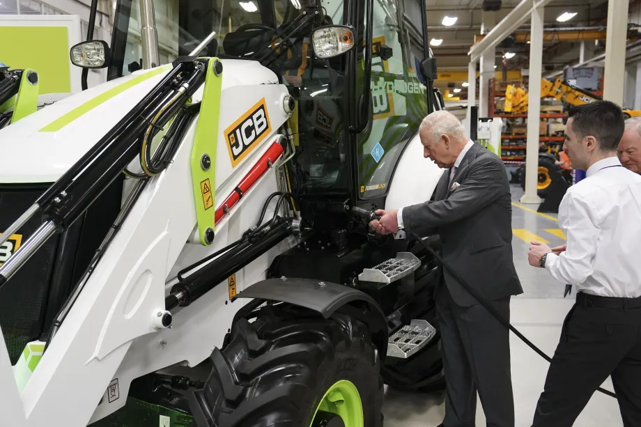 The King visits JCB