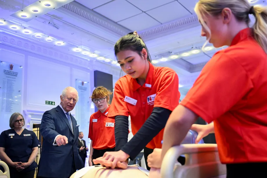 The King visits the Royal College of Nursing