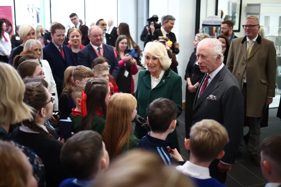 King and Queen speak to 18 Primary School pupils
