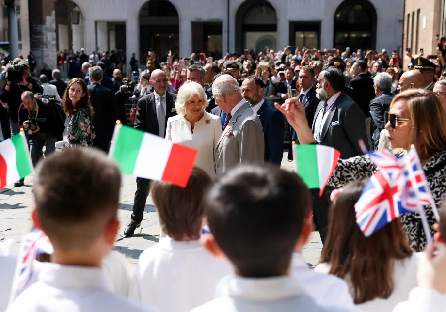 Their Majesties meeting locals at the Piazza San Francesco