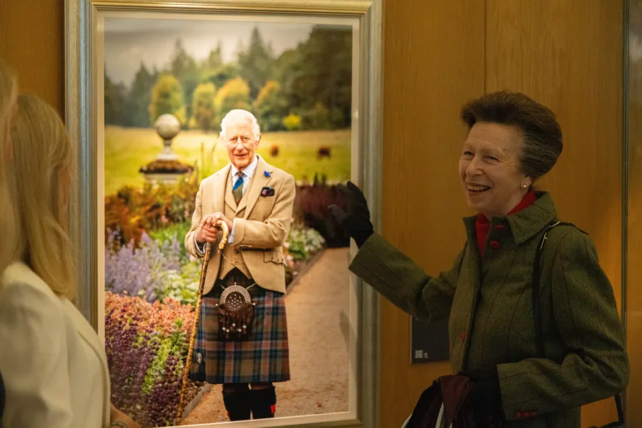 The Princess Royal touching the portrait of The King