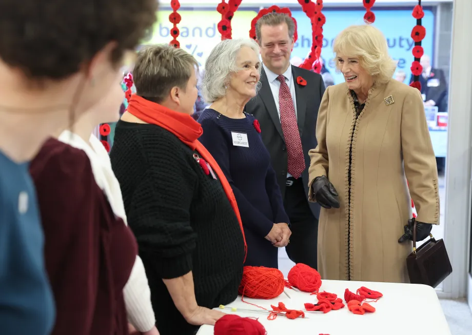 The Queen visits The Poppy Project