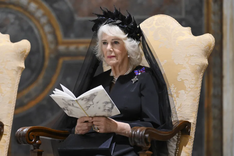 The Queen in the Sistine Chapel