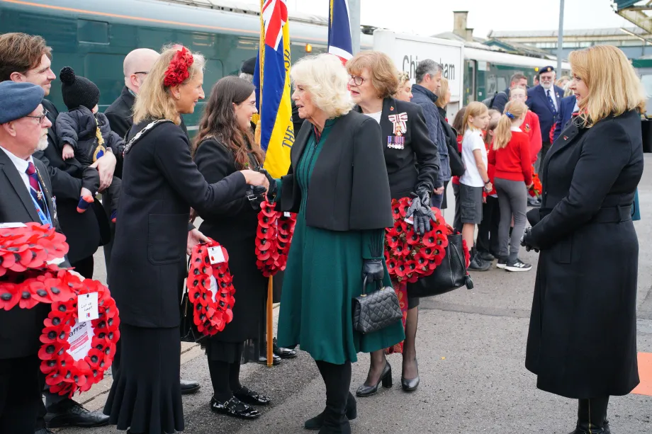 The Queen meets members of the community at Chippenham Station