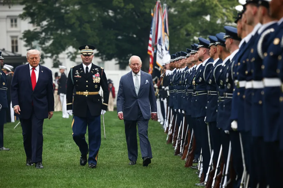 Inspecting the guard at the official welcome ceremony