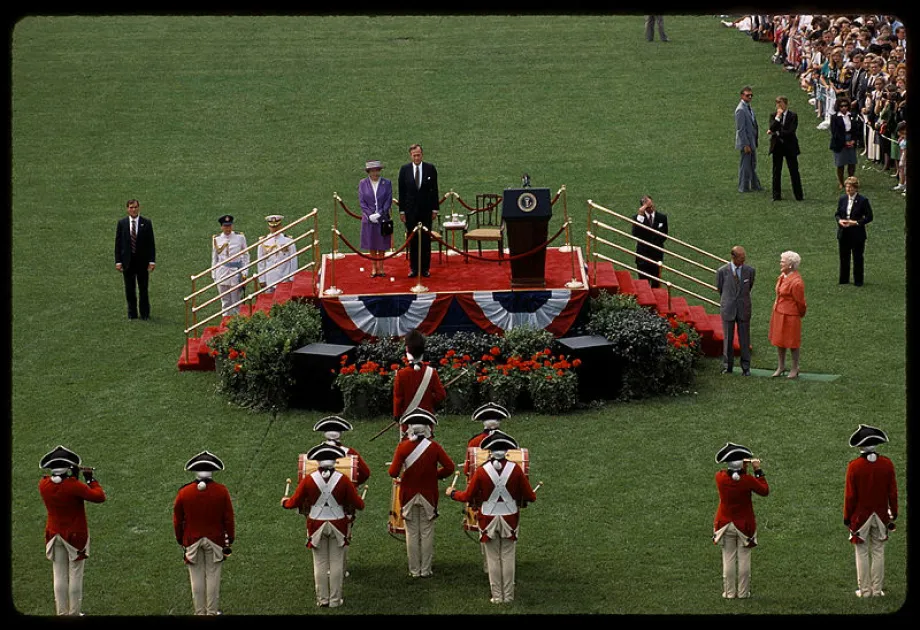 President George H. W. Bush and QE2 during an Arrival Ceremony at the White House in 1991. White House Historical Association.jpg