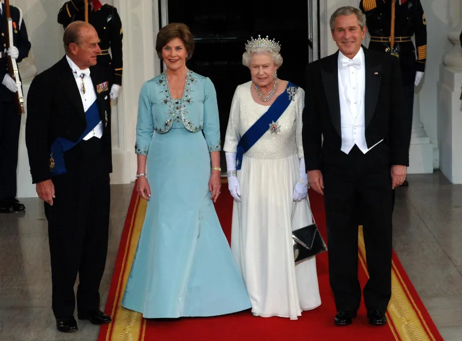 Queen Elizabeth II and President George Bush, 2007 d.jpg