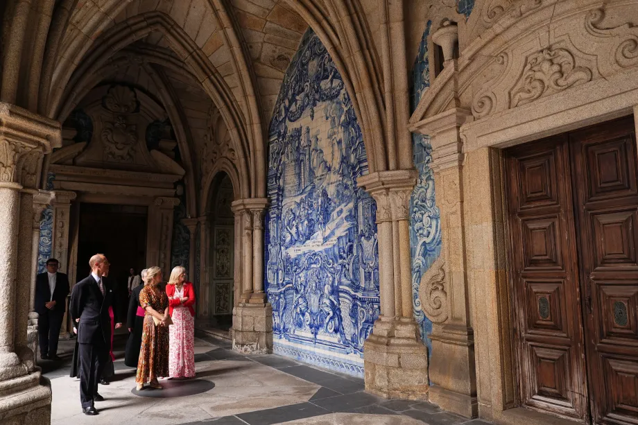The Duke and Duchess of Edinburgh tour Porto Cathedral