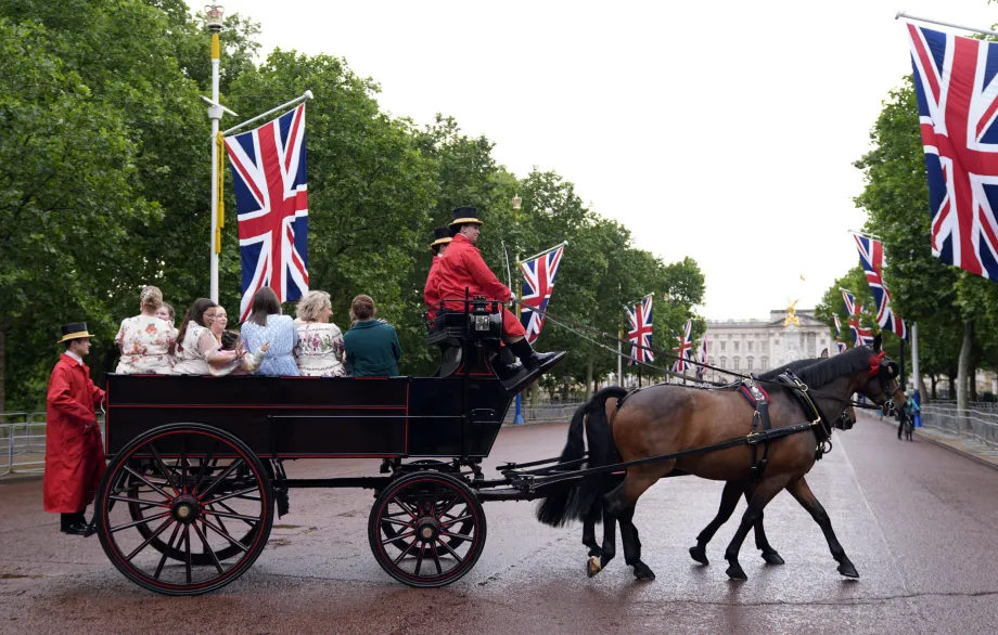 The Queen invites Dreams and Wishes to Clarence House