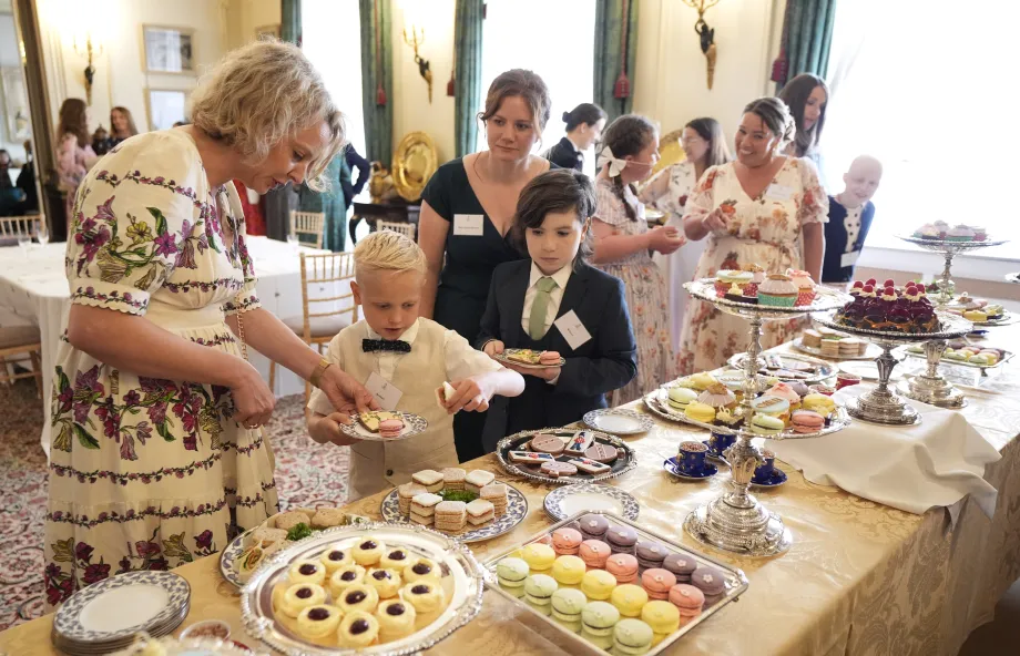 The Queen invites Dreams and Wishes to Clarence House