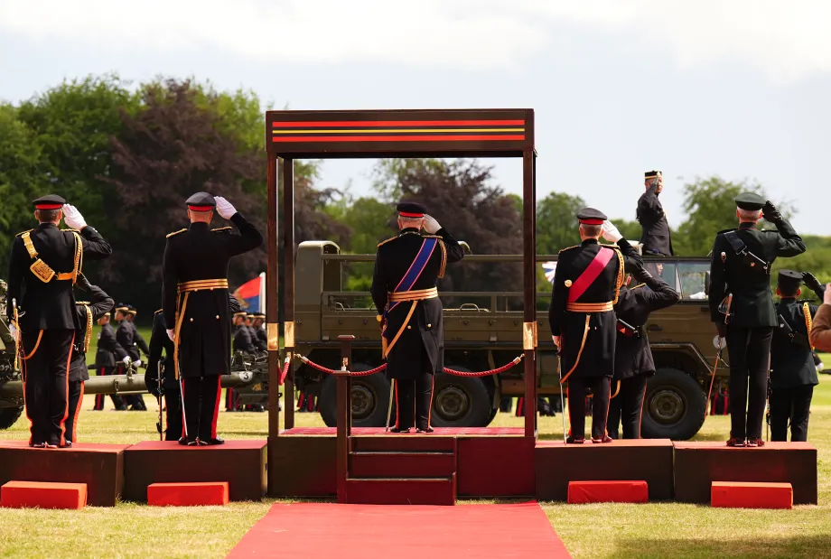 The King visits The King's Gurkha Artillery