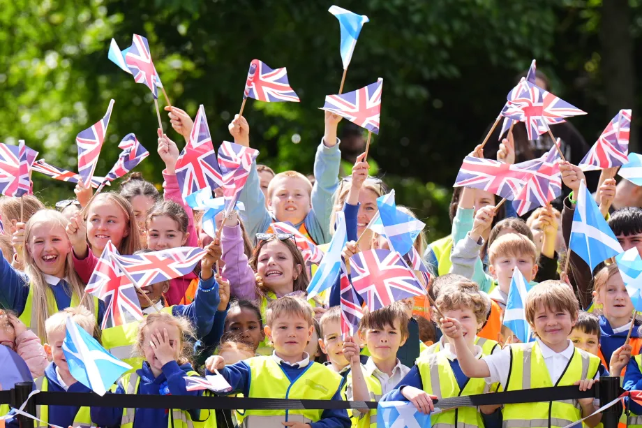 The King visits Jedburgh