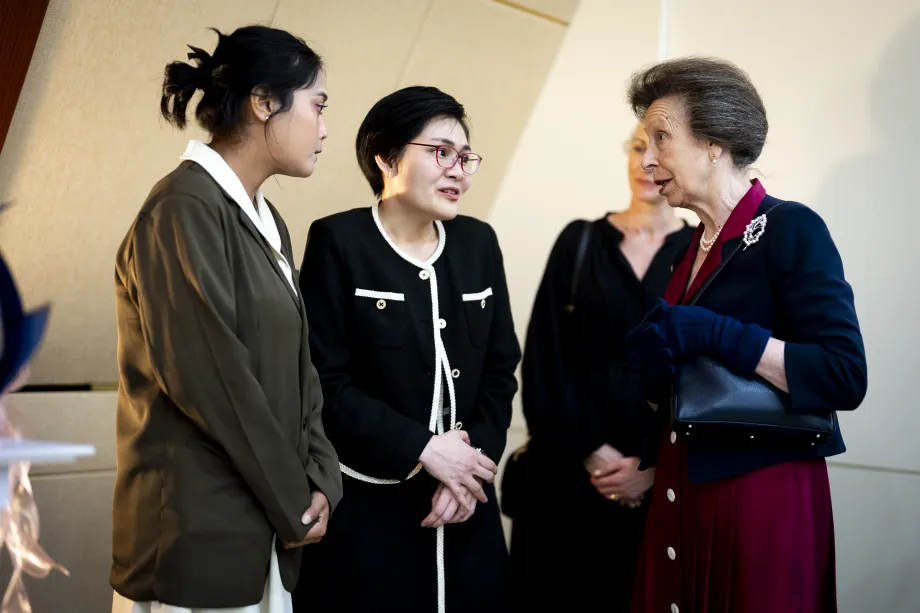 The Princess Royal meets Me Waraporn Sansri, a patient survivor of melioidosis 
