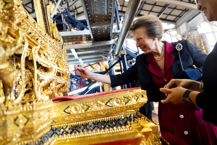 The Princess Royal tries gilding at the National Museum