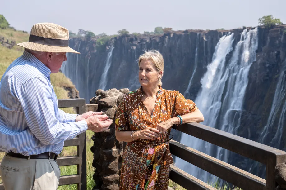 The Duchess of Edinburgh talks with historian Peter Jones